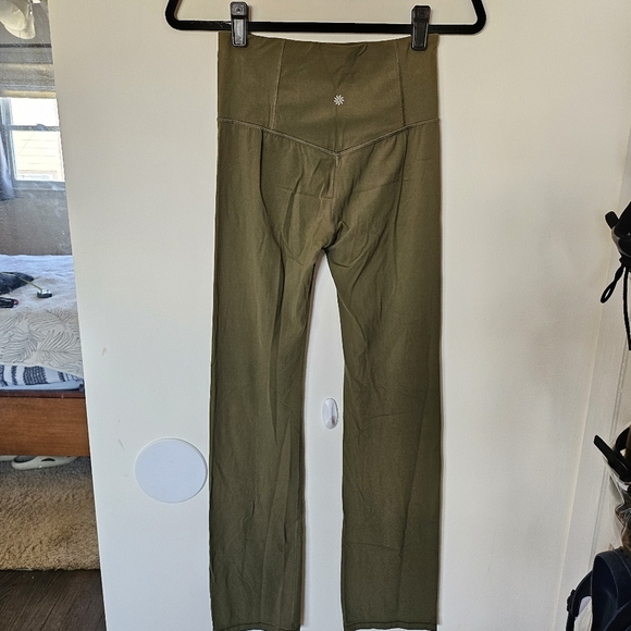 VGUC Athleta Elation Straight Leg Pants Olive Green Small - Picture 6 of 15